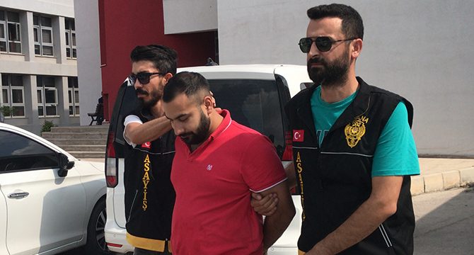 Adana'da bir kişiyi sokakta bıçaklayarak öldüren zanlı tutuklandı