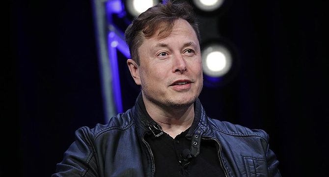 Elon Musk’tan Twitter hamlesi: Herkesten para alabilir