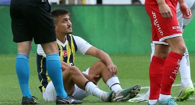 Fenerbahçe’ye Cengiz Ünder’den kötü haber