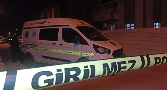 Kızının dini nikahlı eşini sopayla döverek öldürdü