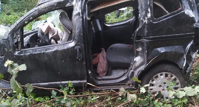 Otomobil dereye yuvarlandı: Biri hamile üç kişi öldü, iki kişi yaralandı