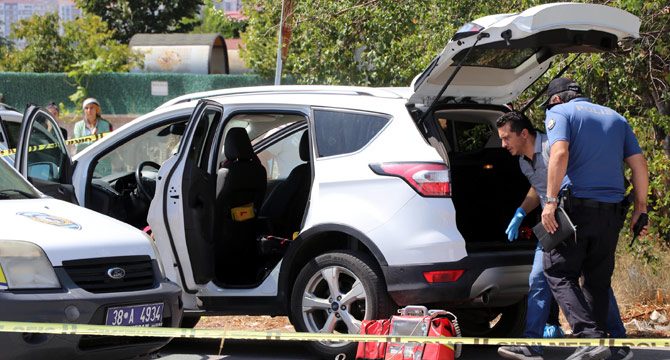 Şehit polisin eşi, aracında başından vurulmuş halde ölü bulundu