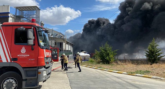 Silivri'de fabrikada yangın