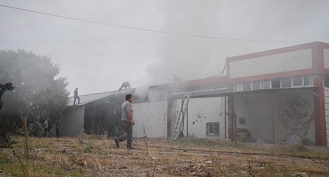 Uşak’ta tekstil fabrikasında yangın